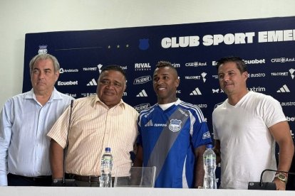 Jorge Guzmán presentó a Miller Bolaños en Emelec.