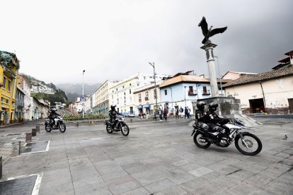 Miembros policiales incrementaron su personal en el sector donde ocurrió el delito.