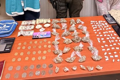 Esta es parte de la evidencia que encontraron los policías en la casa de las hermanas.