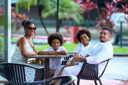 Comparte su vida con el exfutbolista Maicol Ochoa, con quien tiene dos niños, de 9 y 7 años.