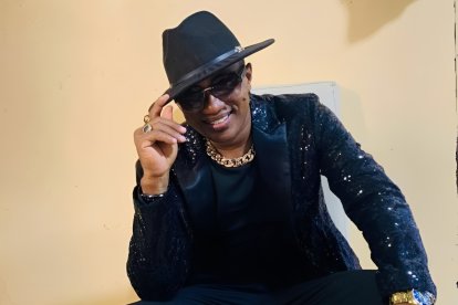 El artista esmeraldeño Fulton Flores, conocido como 