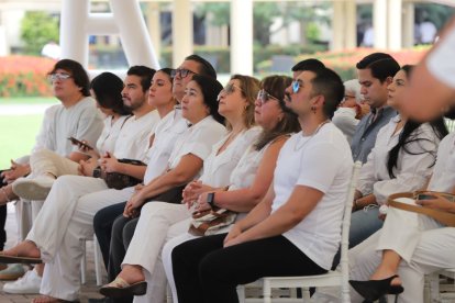 Familiares, amigos y fanáticos se reunieron en el Parque de La Paz para rendir homenaje a Efraín Ruales.