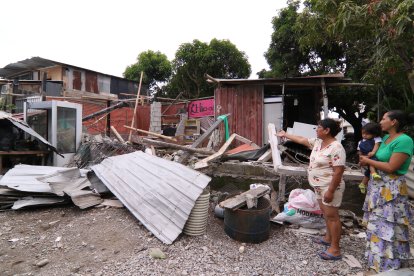 El taller de calzado de El Peruano quedó reducido a escombros tras el desalojo del Municipio.