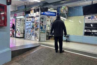 Hay locales comerciales que permanecen cerrados dentro de este lugar.