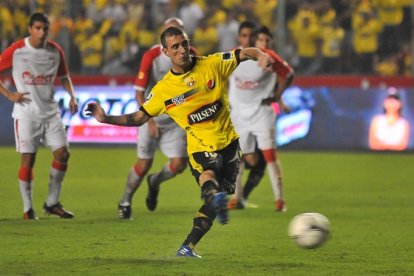 Diaz sentenció el empate de Barcelona ante Independiente Santa Fe en su primera noche amarilla.