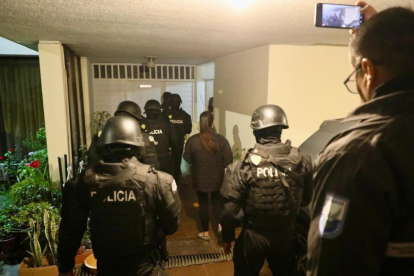 Esta fotografía pertenece al allanamiento realizado en la casa de Luisa González.