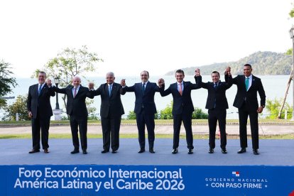 Presidentes de América Latina y el Caribe participan en la segunda edición del Foro Económico Internacional en Panamá.