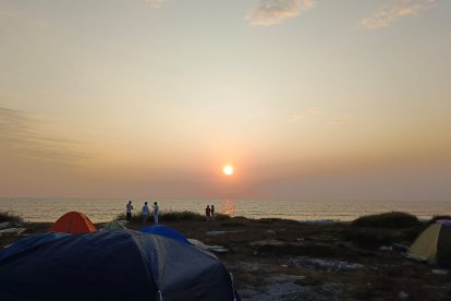 Cata Liveano asegura haber visto seis ovnis en Puerto Engabao, Playas.
