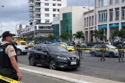 El crimen sorprendió a quienes circulaban por el centro de la urbe porteña manabita