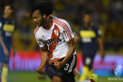 Arturo Mina fue el ultimo ecuatoriano en ponerse la camiseta de River Plate.
