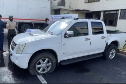 En esta camioneta se movilizaban los sospechosos.