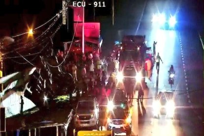 Momentos después del accidente mostrados por cámaras de seguridad.