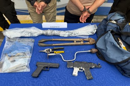 En poder de los ciudadanos se encontraban varios elementos, como herramientas.