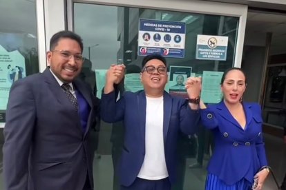 Lazito junto a sus abogados, el día de la absolución, el 30 de diciembre del 2025.

AG-EXTERNOS