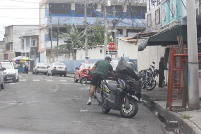 El hecho ocurrió en una calle del suburbio de Guayaquil.