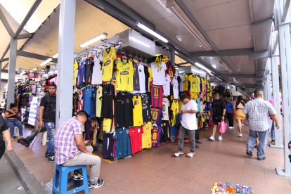 La venta de camisetas del astro argentino aún no se ha disparado en la Bahía de Guayaquil.