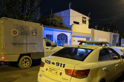 Cuatro personas se trasladaban en el taxi, entre ellos una mujer