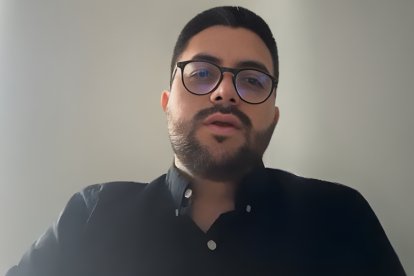 El juez Carlos Serrano compareció a través de la plataforma Zoom.