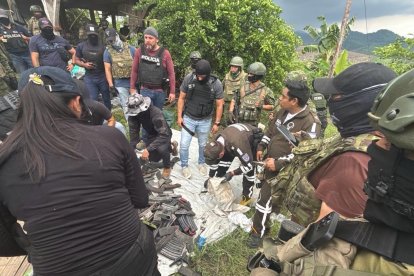 Las unidades tácticas descubrieron armas y dinero que presuntamente está ligado a actividades ilícitas