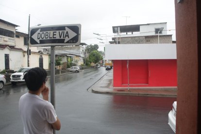 Vecinos de El Cóndor expresan su preocupación tras el asesinato de un trabajador en la cooperativa Los Shyris.