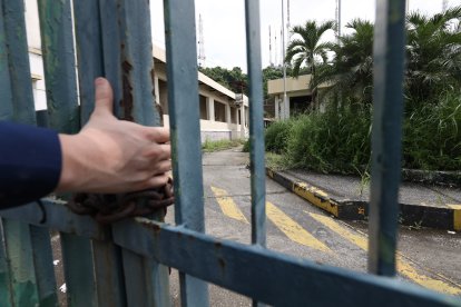 PUERTA CERRADA. El hospital neumológico Alfredo J. Valenzuela cerró definitivamente sus puertas en 2017 y hoy permanece en el abandono.