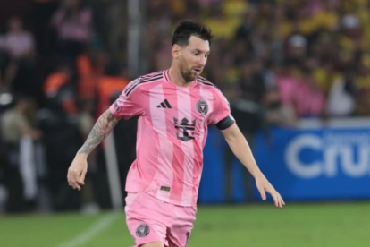 Messi brilló en el estadio Monumental. Gol y asistencia.