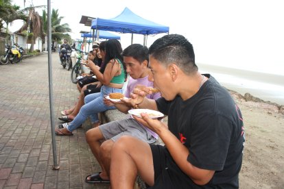 El delicioso corviche que se degustó en Las Núñez