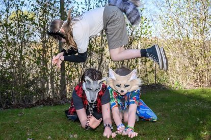 Esta interesante tendencia juvenil de los therians crece entre TikTok y plazas de Argentina.