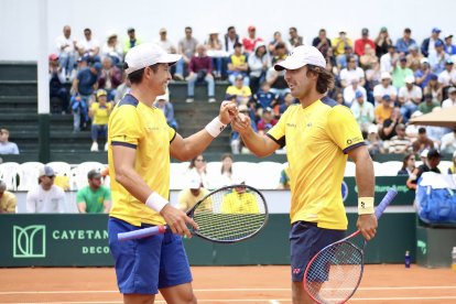 Gonzalo Escobar (i) y Diego Hidalgo, sellaron el 3-0 en el partido de dobles.