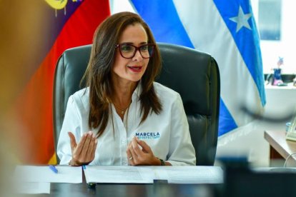La prefecta Aguiñaga anunció que asistirá a una convención nacional.