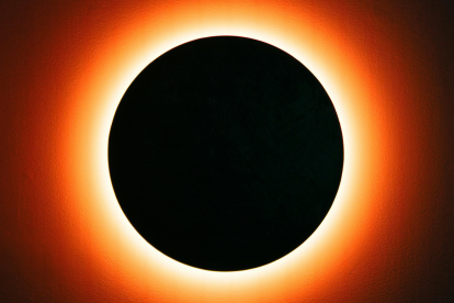 Habrá eclipse solar anular en febrero de 2026.