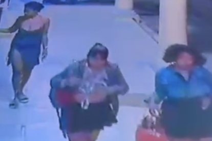 Las mujeres que habrían acompañado a los policías y el civil en el hotel.