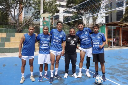 Stinky (segundo a la derecha) aporta con experiencia a Granaderos.