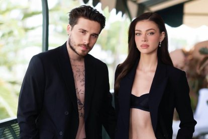 Brooklyn Beckham junto a su esposa Nicola Peltz.