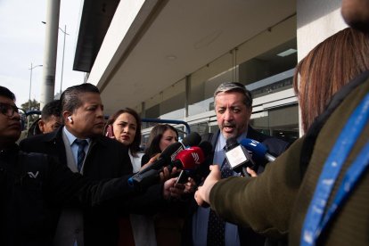 Ramiro García, abogado de Aquiles Álvarez, a la salida del Complejo Judicial Norte, en Quito.
