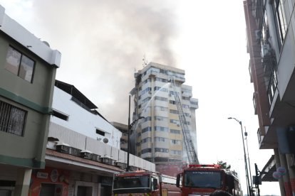 La emergencia sigue en el centro de Guayaquil.