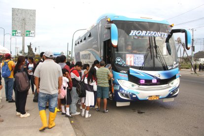El Gobierno amplió la compensación al transporte para evitar alzas en pasajes.