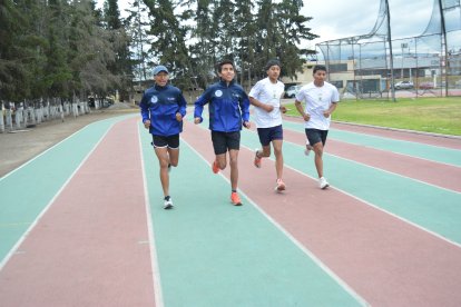 Bryan junto a su guía Jefferson Lliguin entrenan de manera constante y el reflejo se ha visto en el podio.