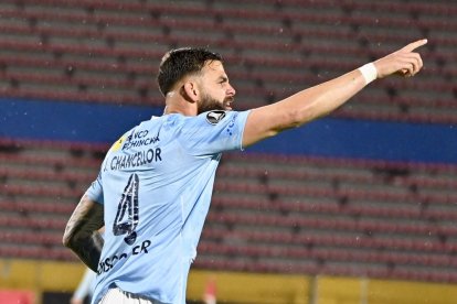 El defensor venezolano Jhon Chancelor fue uno de los autores de los goles en la Copa Libertadores