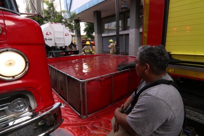 El trabajo del Cuerpo de Bomberos se ha extendido por más de ocho horas.