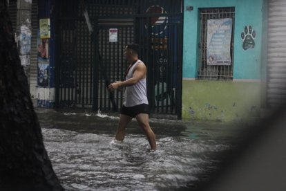Fuerte lluvia en Guayaquil este 18 de febrero.