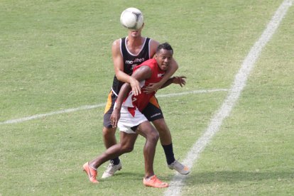Jorge Ladines: Pony. Bajito pero con una potencia muscular explosiva en las piernas. El delantero vistió las camisetas de Emelec, Barcelona SC, El Nacional y Deportivo Cuenca.