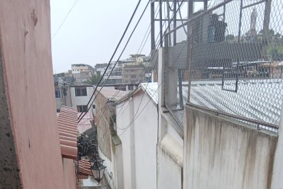 Luego de una fuerte lluvia, el aluvión se originó en la parte alta.