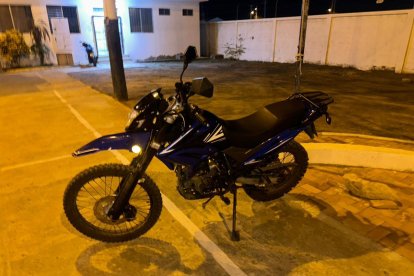Detenidos: la motociclista que habría sido utilizada por los delincuentes.