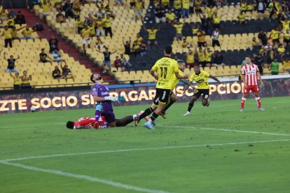 Darío Benedetto marcó el gol de Barcelona SC ante Técnico Universitario, este 21 de febrero.