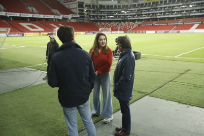 Universidad Católica se presentó a partido con Emelec, pese a disposición de LigaPro: una notaria estuvo en el estadio.