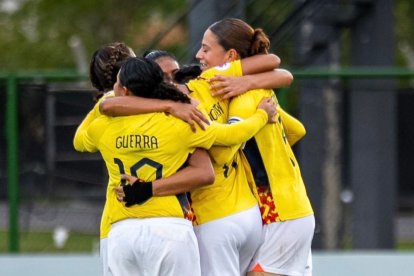 Las dirigidas por Eduardo Moscoso festejan en el estadio CARFEM, escenario donde Ecuador aseguró su boleto a Polonia 2026..