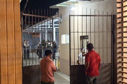 Los atacantes fueron tras su objetivo y la escena terminó en masacre.