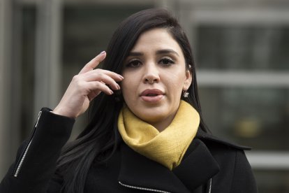 Emma Coronel tiene dos hijas con el Chapo Guzmán.
Guzman, accused of running one of the world's biggest drug empires, was extradited to the United States on January 19, 2017 and appeared without handcuffs and without incident to plead not guilty to a raft of firearms, drug trafficking and conspiracy charges during a brief hearing on January 20. / AFP / DON EMMERT (Photo credit should read DON EMMERT/AFP/Getty Images) ag-granasa AFP_LD956.