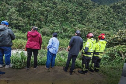La búsqueda se lleva a cabo en la vía Alóag - Santo Domingo.